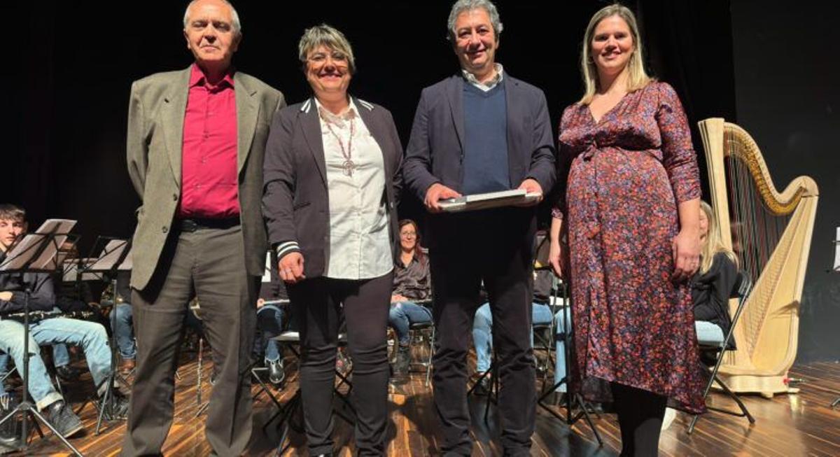 Alfons Juan junto al vicepresidente Barreda y la alcaldesa de Alginet