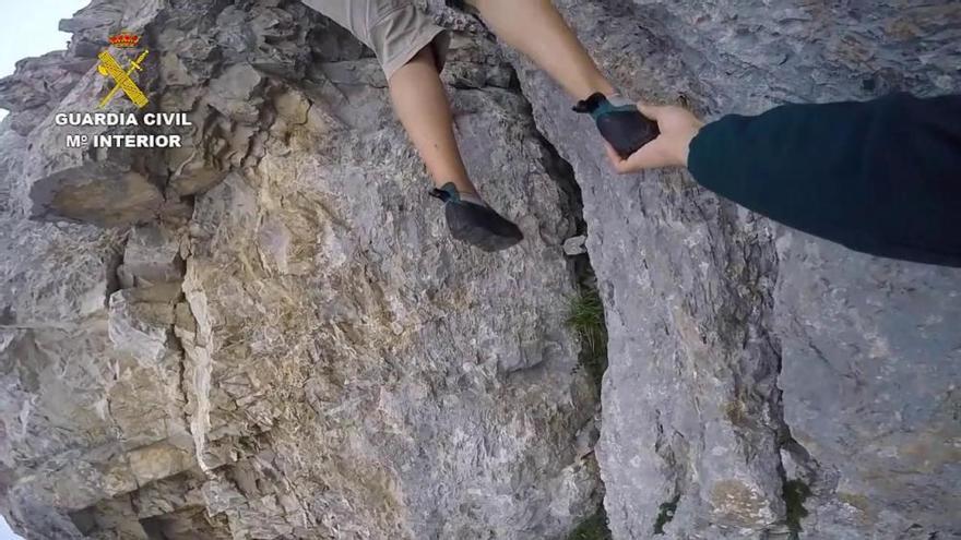 Rescatados dos vigueses en los Picos de Europa tras más de 13 horas de intervención