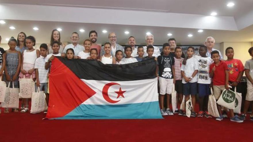 Alzira recibe a los niños saharauis