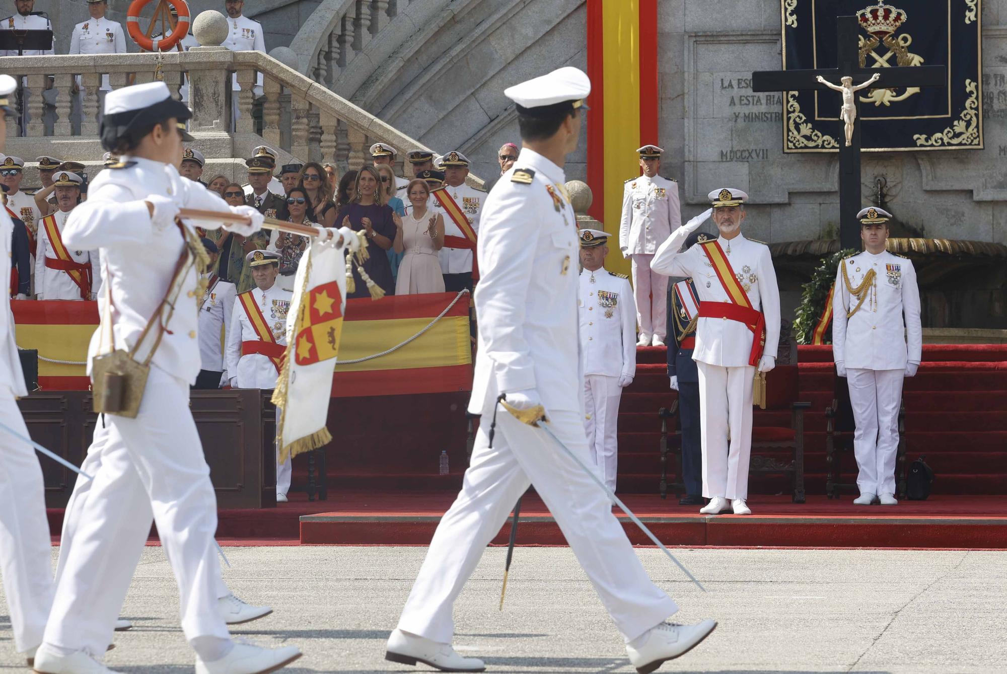 Jura de bandera y entrega de los Reales Despachos en la Escuela Naval de Marín