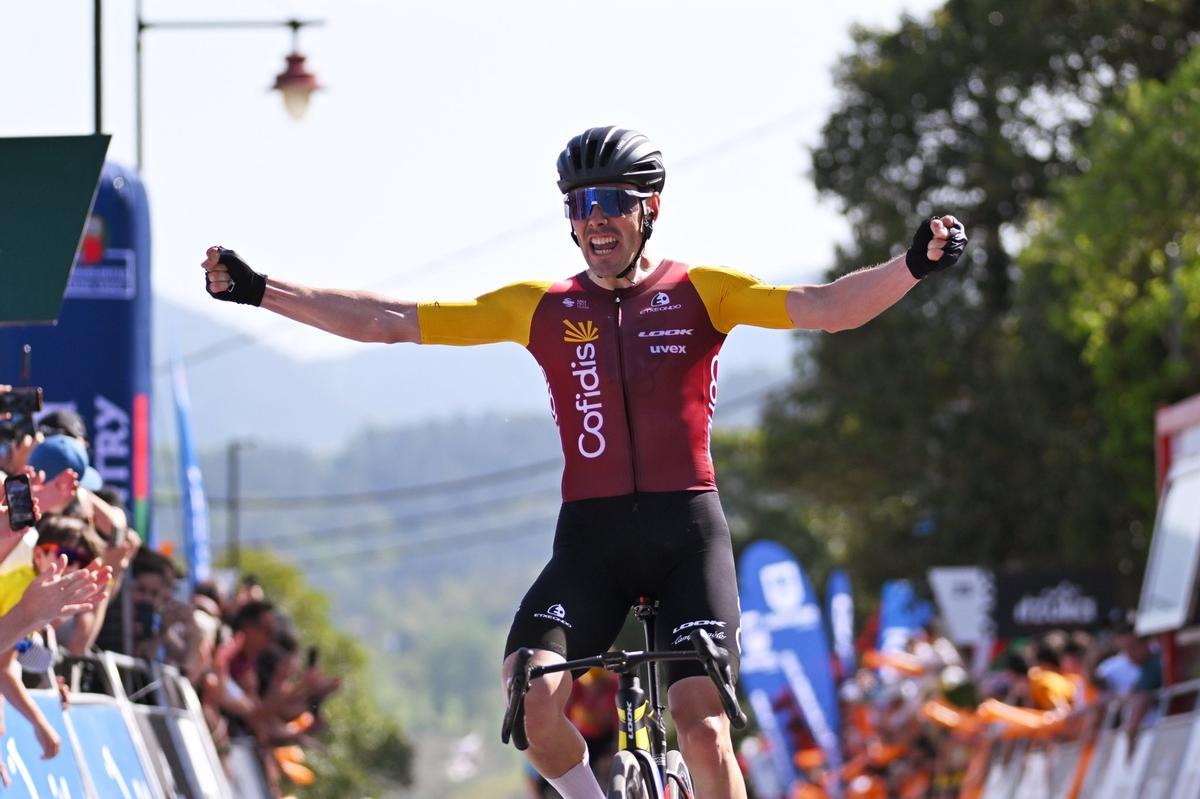 Álex Aranburu se impone en la cuarta etapa de la Itzulia.