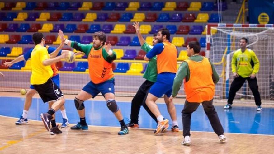 Entrenamiento del Balonmano Antequera.