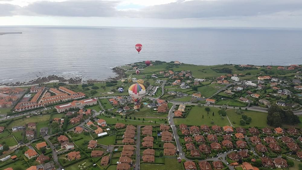 Último vuelo de los globos en Gijon