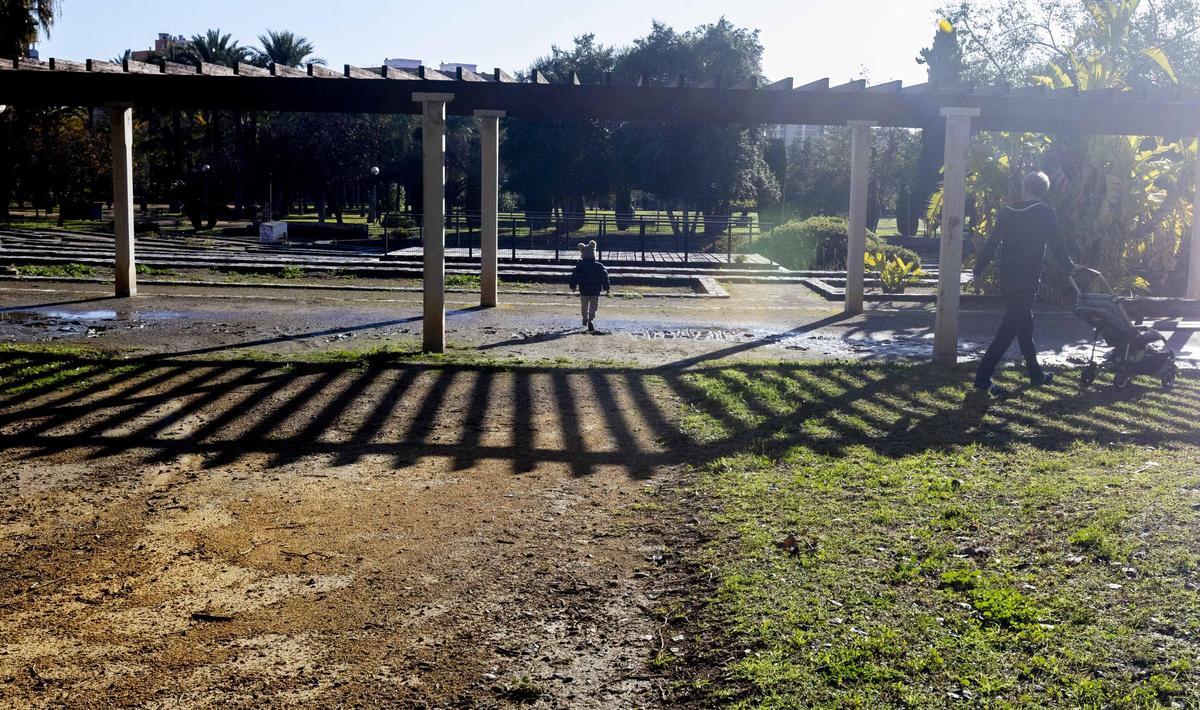 Dejadez y abandono en el parque Lo Morant