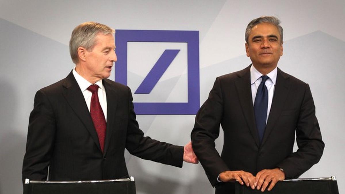 Imagen de archivo de los dos copresidentes del Deutsche Bank durante una rueda de prensa.