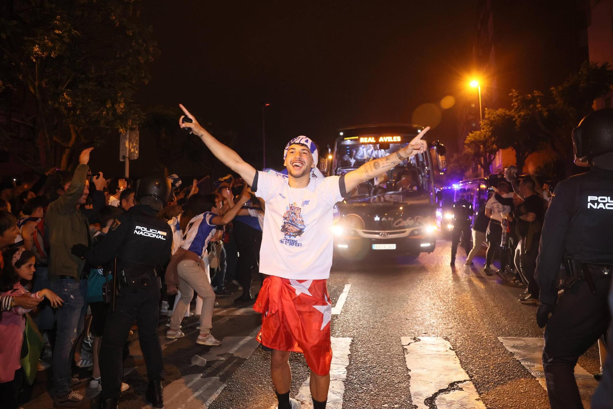 EN IMÁGENES: Locura en las calles de Avilés por el ascenso