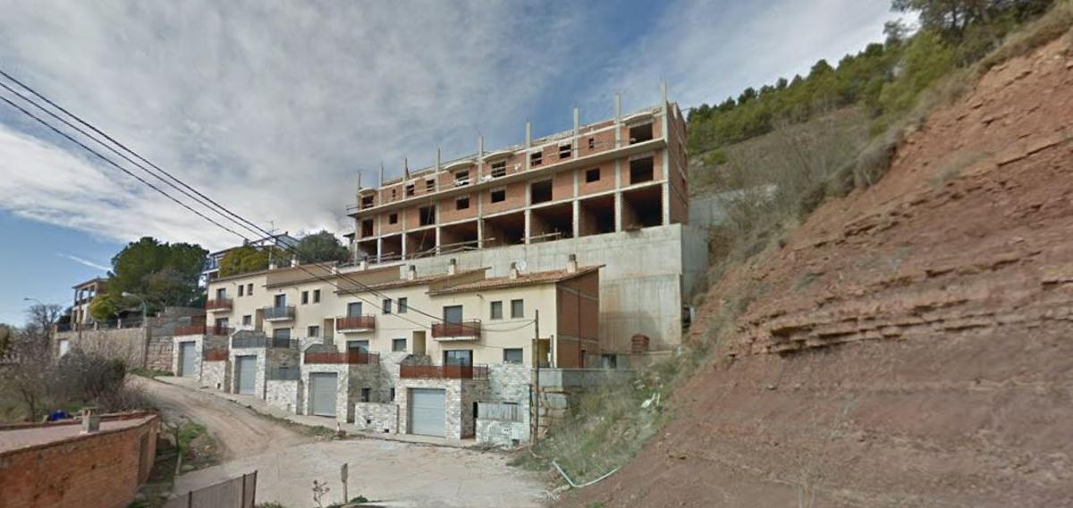 La construcció on s'ubicaran les quatre cases d'alt nivell a Moià