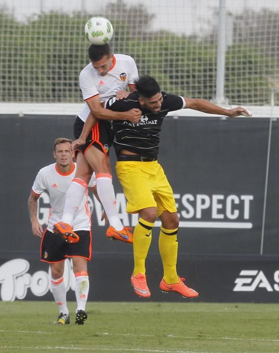 Las mejores imágenes del Valencia Mestalla - AE Prat