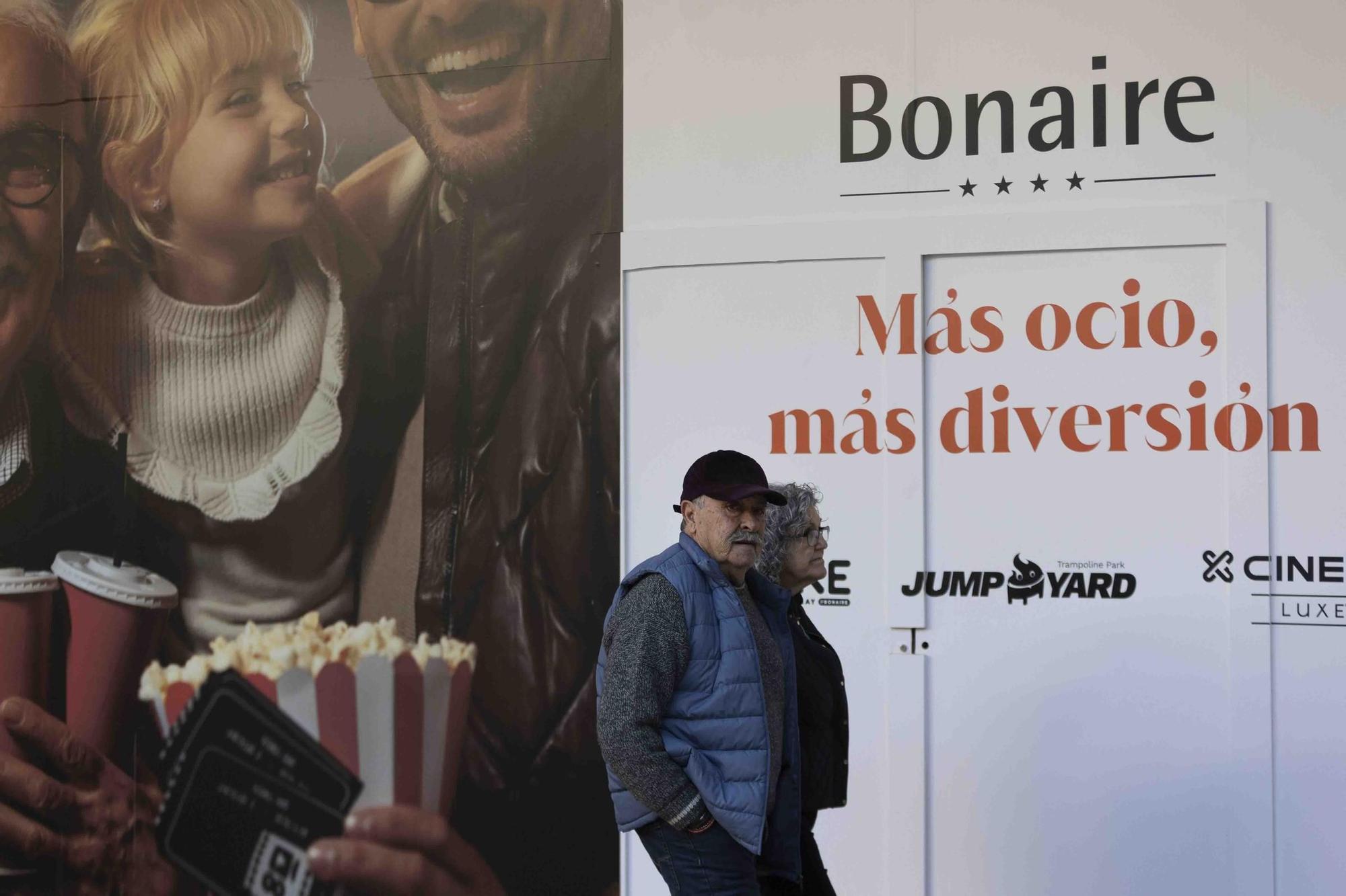 Bonaire reabre con un centenar de tiendas