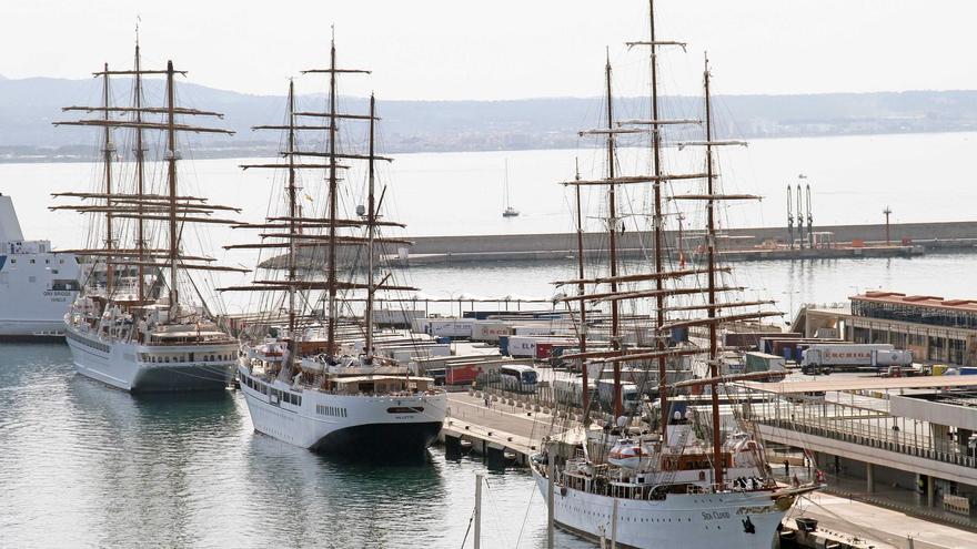 Drei große Segelyachten zu Besuch in Palma de Mallorca