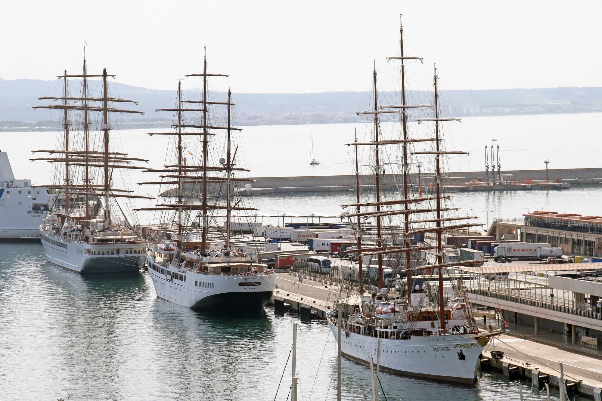 Drei große Segelyachten zu Besuch in Palma de Mallorca