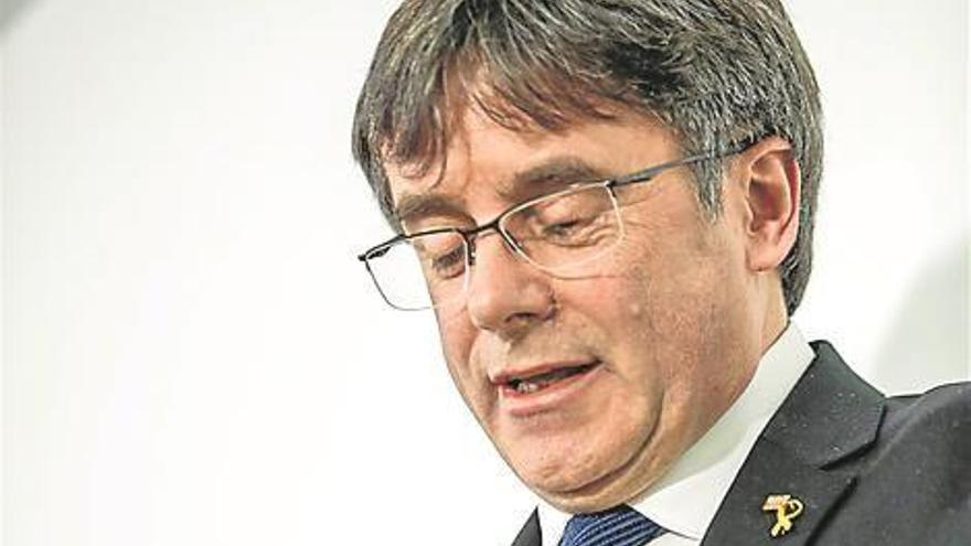 PSOE, PP y Cs vetan a Puigdemont en la Eurocámara