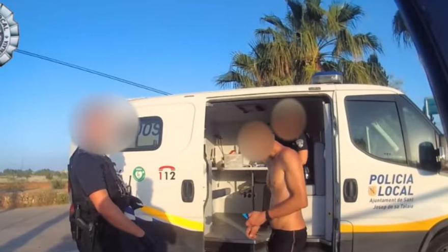Vídeo: cazado drogado al volante en Ibiza