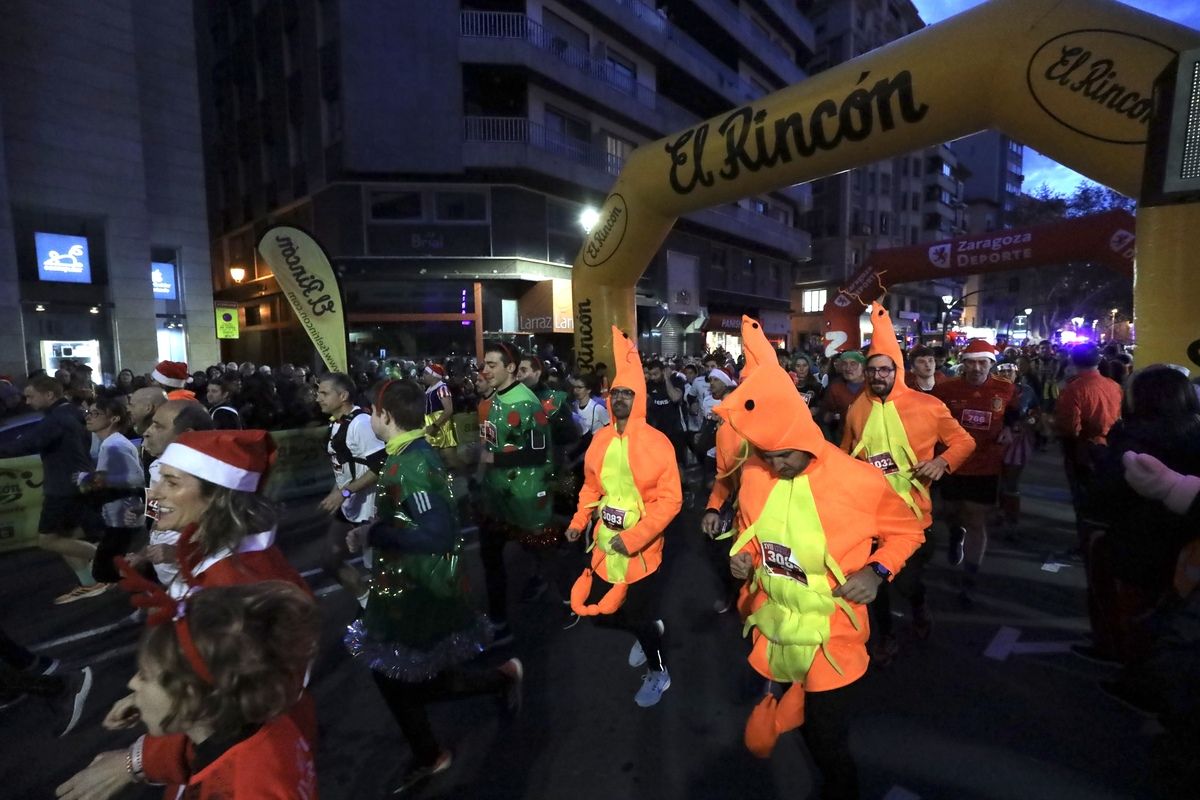 EN IMÁGENES | Zaragoza celebra su decimoctava edición de la San Silvestre