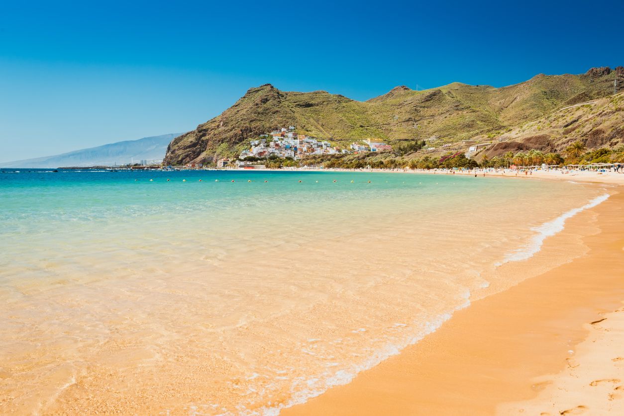 Estas aguas cristalinas pertenecen a la playa de Las Teresitas.