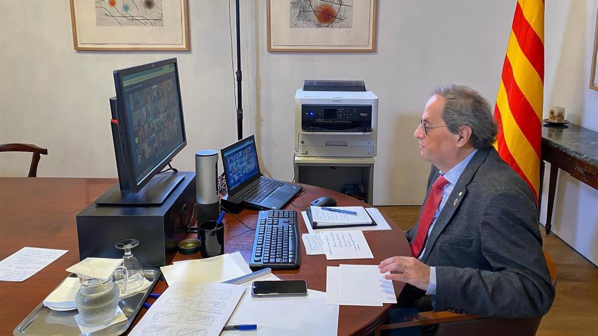 Quim Torra durant la conferència amb Pedro Sánchez.