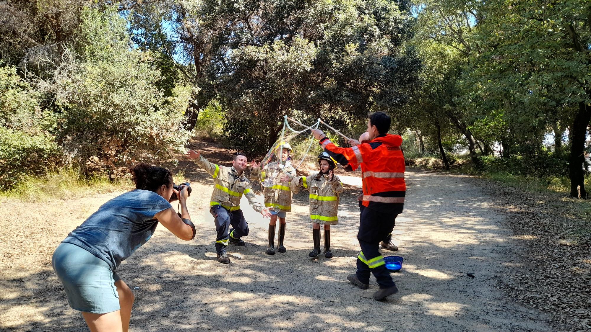 EN FOTOS | El calendari solidari per al 2023 de Bombers amb Causa