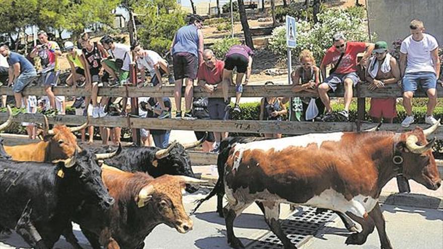 Orpesa arranca sus fiestas de la Paciencia con pasacalle y Pregón