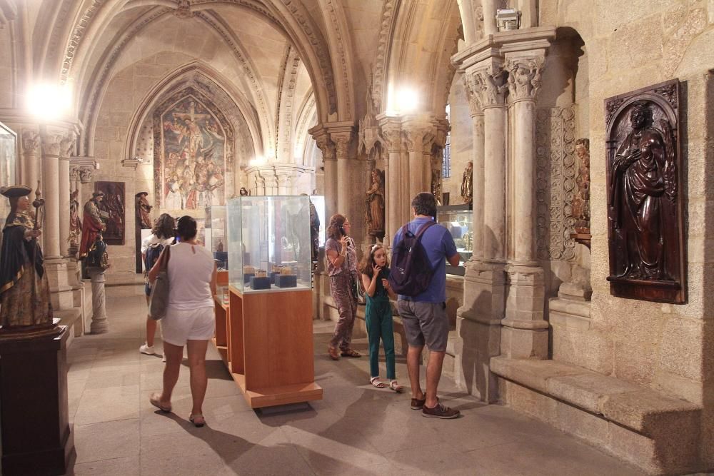 La catedral de Ourense luce sus tesoros