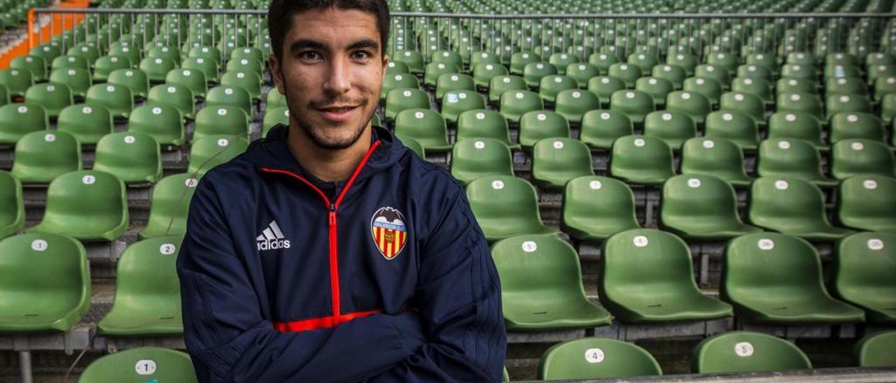 Carlos Soler: &quot;Marcelino me da galones y me deja jugar por dentro y por fuera&quot;