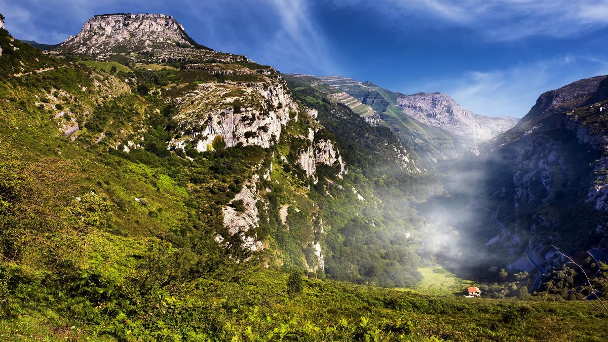 La ruta secreta en Cantabria que parece sacada de 'El Señor de los Anillos': no apta para gente con vértigo