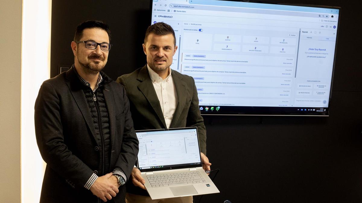 Jorge Navarro, director general de Alia Consultores, y Luis Pérez, CEO de Rasmia, en su sede en Zaragoza.
