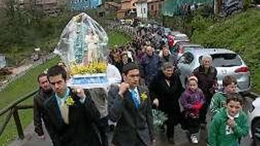 El Mazucu celebra hoy la fiesta del Santo Ángel de la Guarda