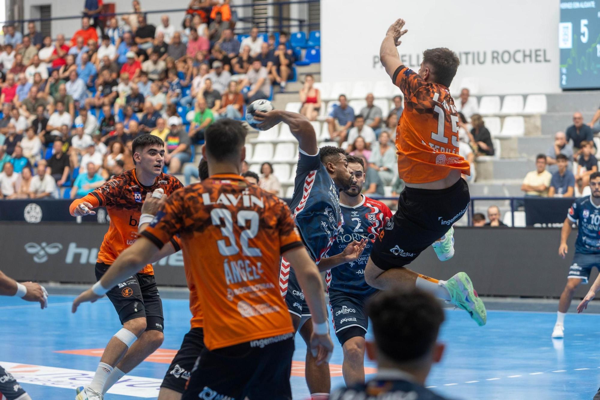 Tropiezo del Eon Horneo frente al Torrelavega