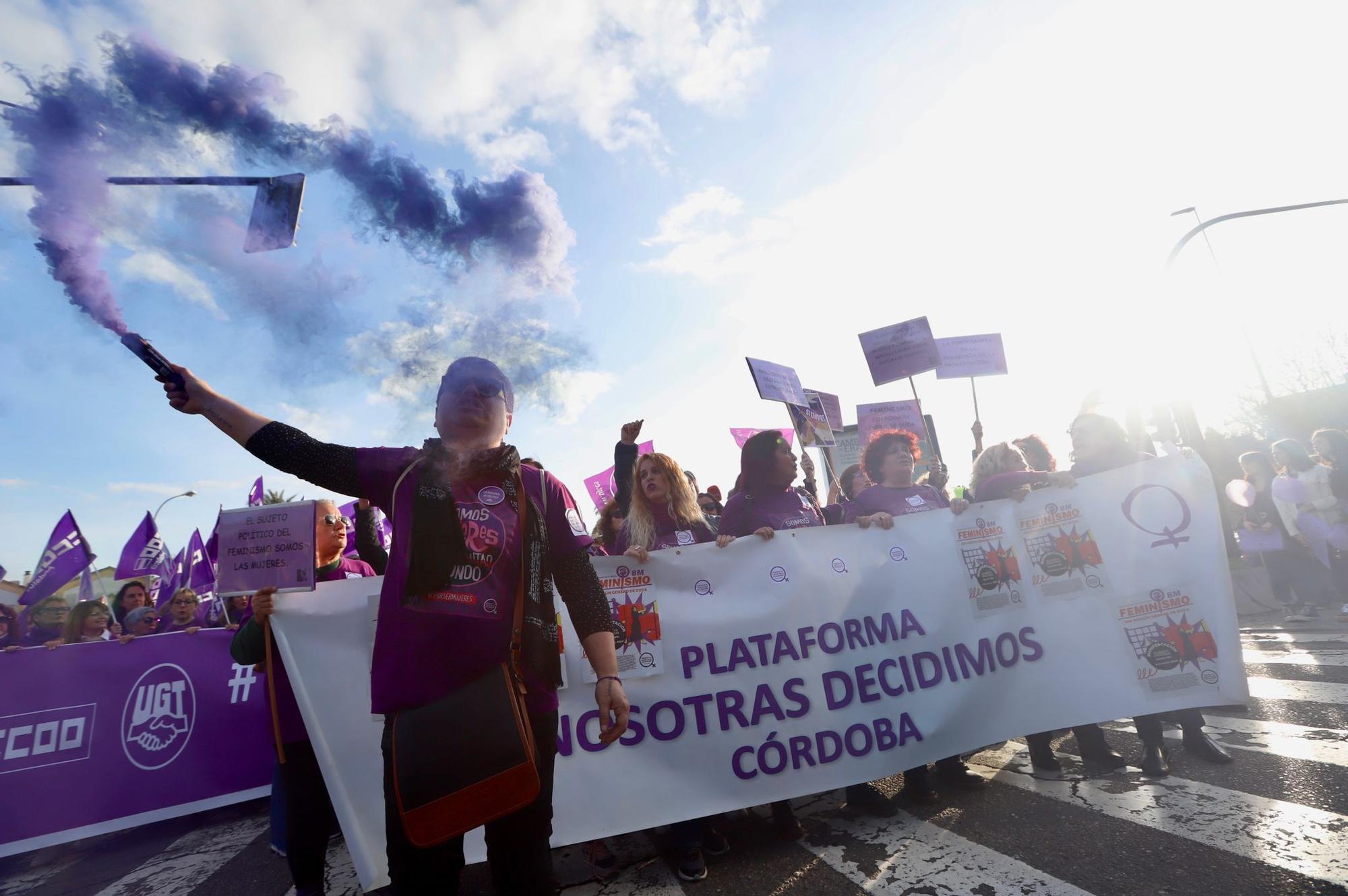 La manifestación del 8M recorre las calles de Córdoba