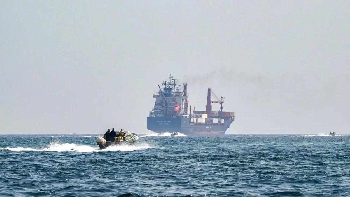 Guerra en Medio Oriente cierra el Estrecho de Ormuz y dispara precios globales del petróleo