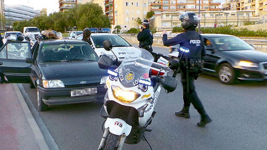 Operación policial contra las ´cundas´ que llevan a los toxicómanos a Son Banya