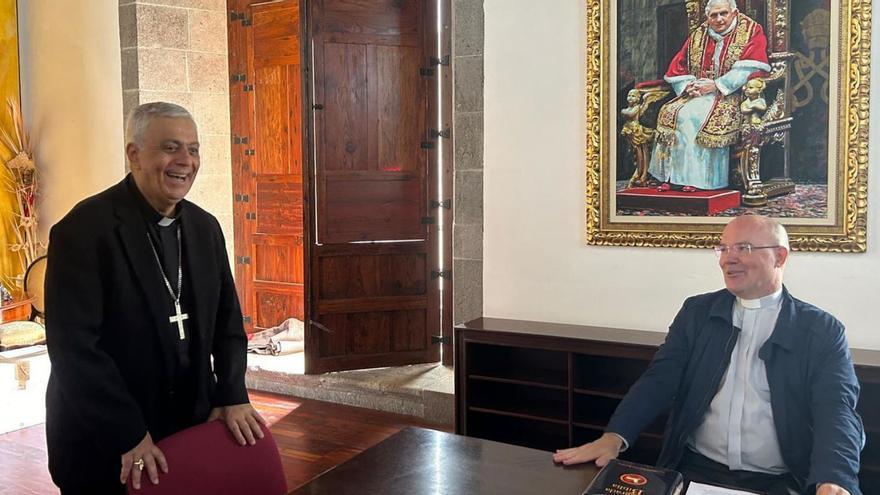 Bernardo Álvarez (izquierda) junto a Antonio Pérez. | | E.D.