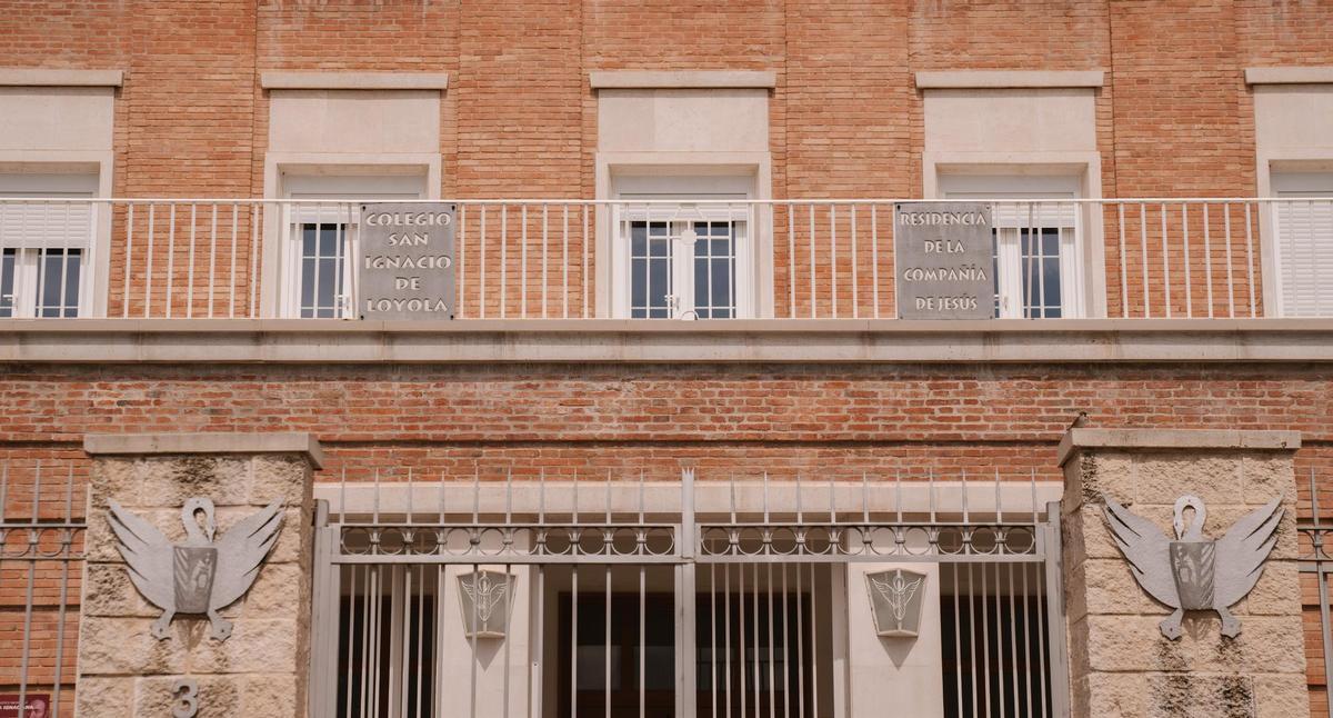Imagen exterior de la Residencia de los Jesuitas en Alcalá de Henares, en Madrid.