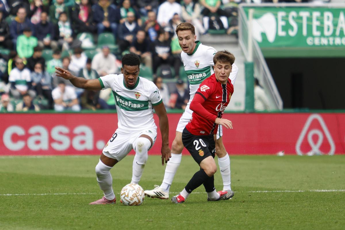 Pablo Torre, junto a Diangana.