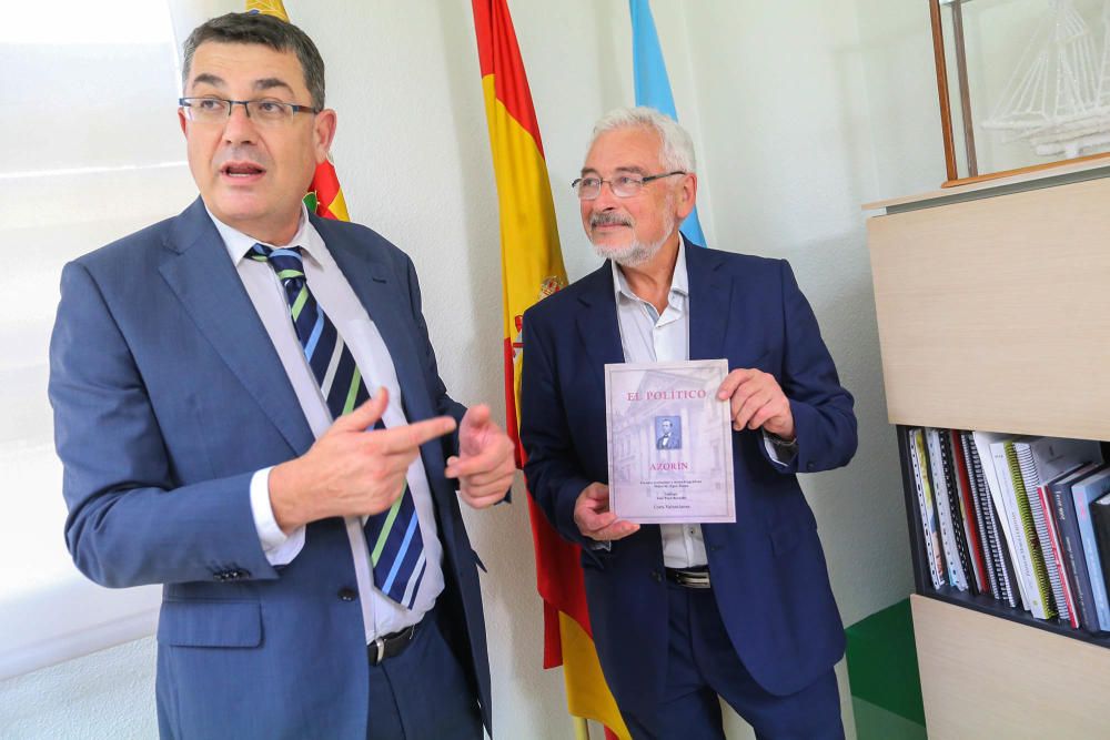 Visita del presidente de las Cortes Valencianas, Enric Morera, al Ayuntamiento de Torrevieja