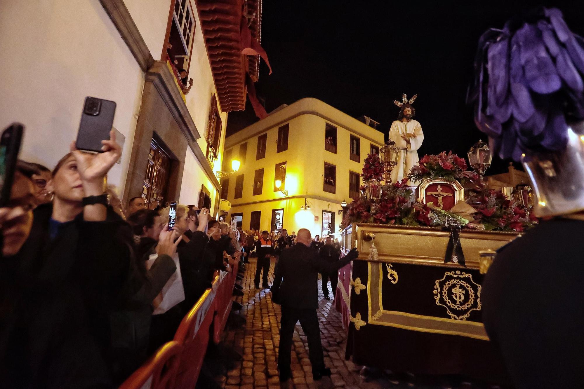 Procesión de La Macarena y El Cautivo en Santa Cruz