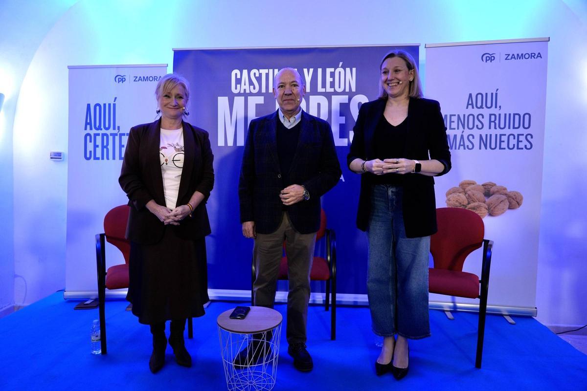 Leticia García, José María Barrios e Isabel Blanco, en el acto sectorial del Tercer Sector.