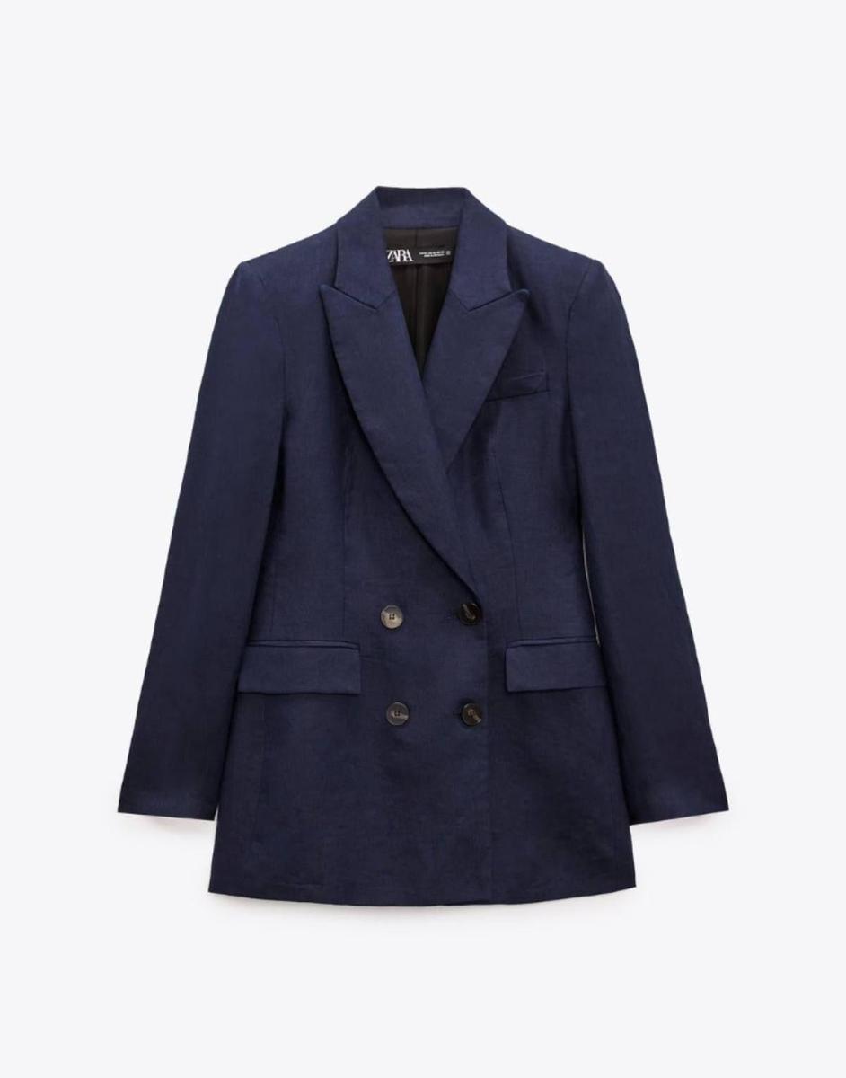 Blazer cruzada de lino azul marino, de Zara