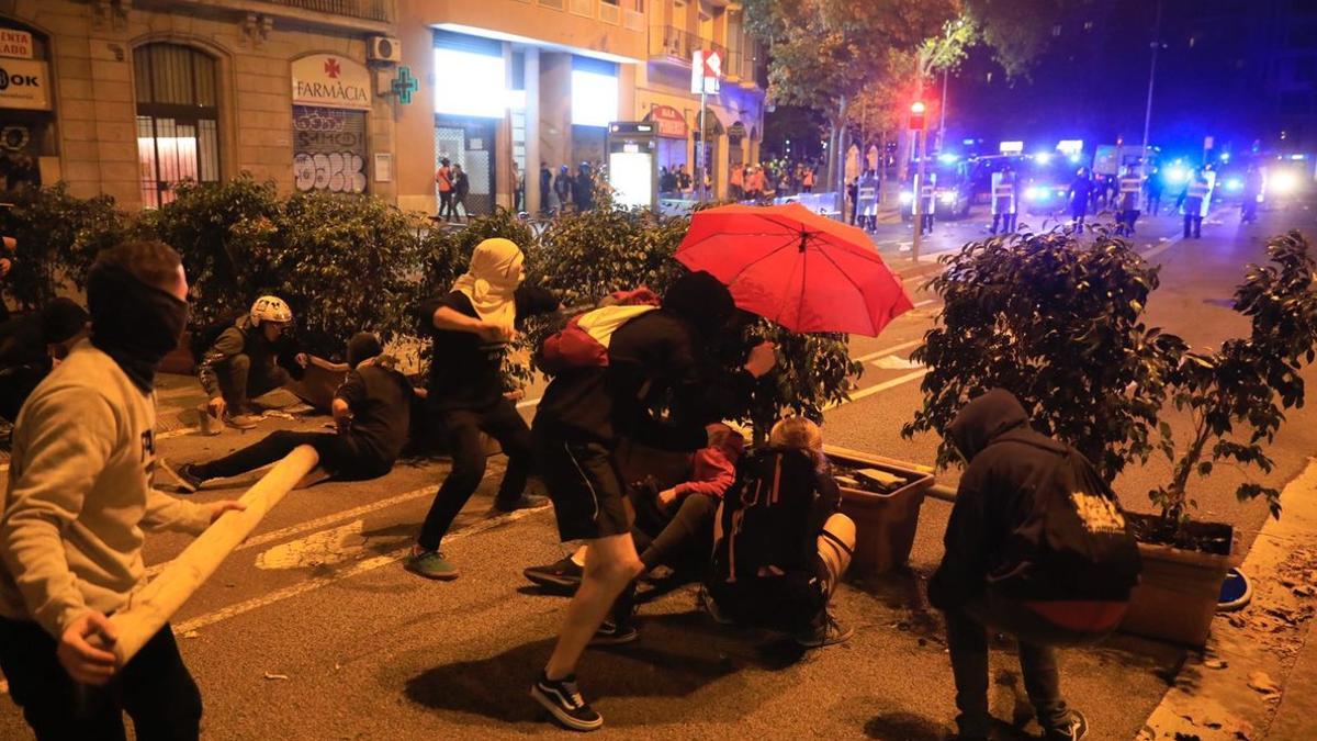 Barricada en la plaza Tetuan.