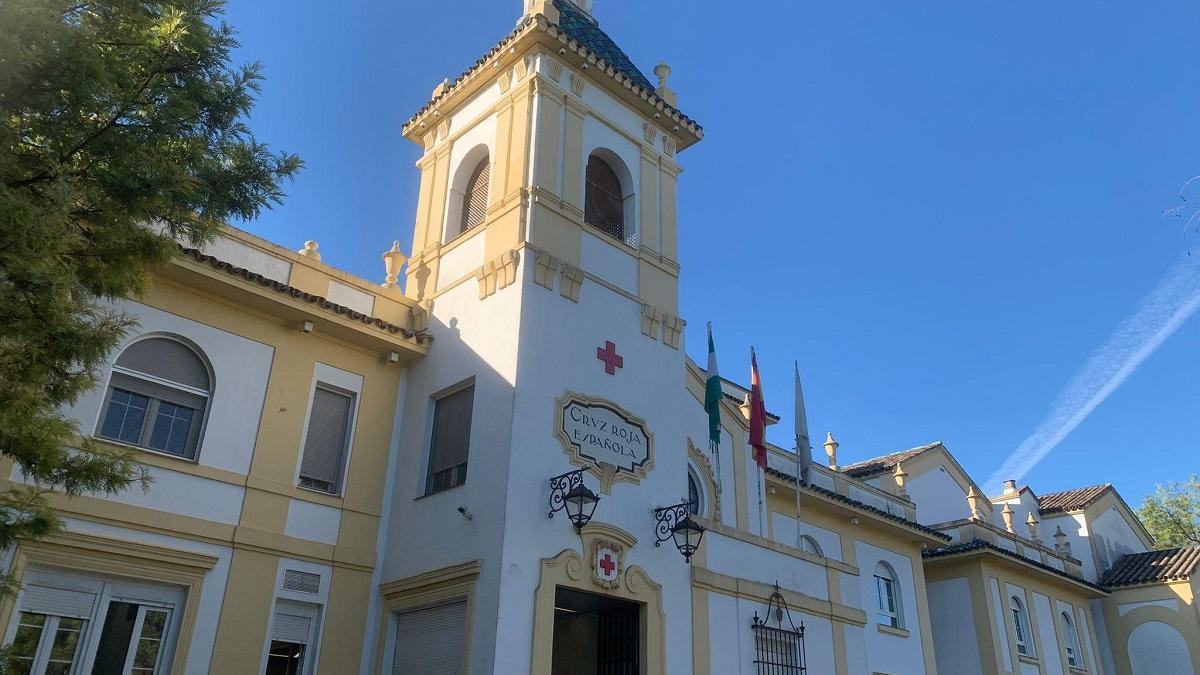 El Hospital Cruz Roja de Córdoba aplica un nuevo tratamiento contra la migraña mediante cirugía.