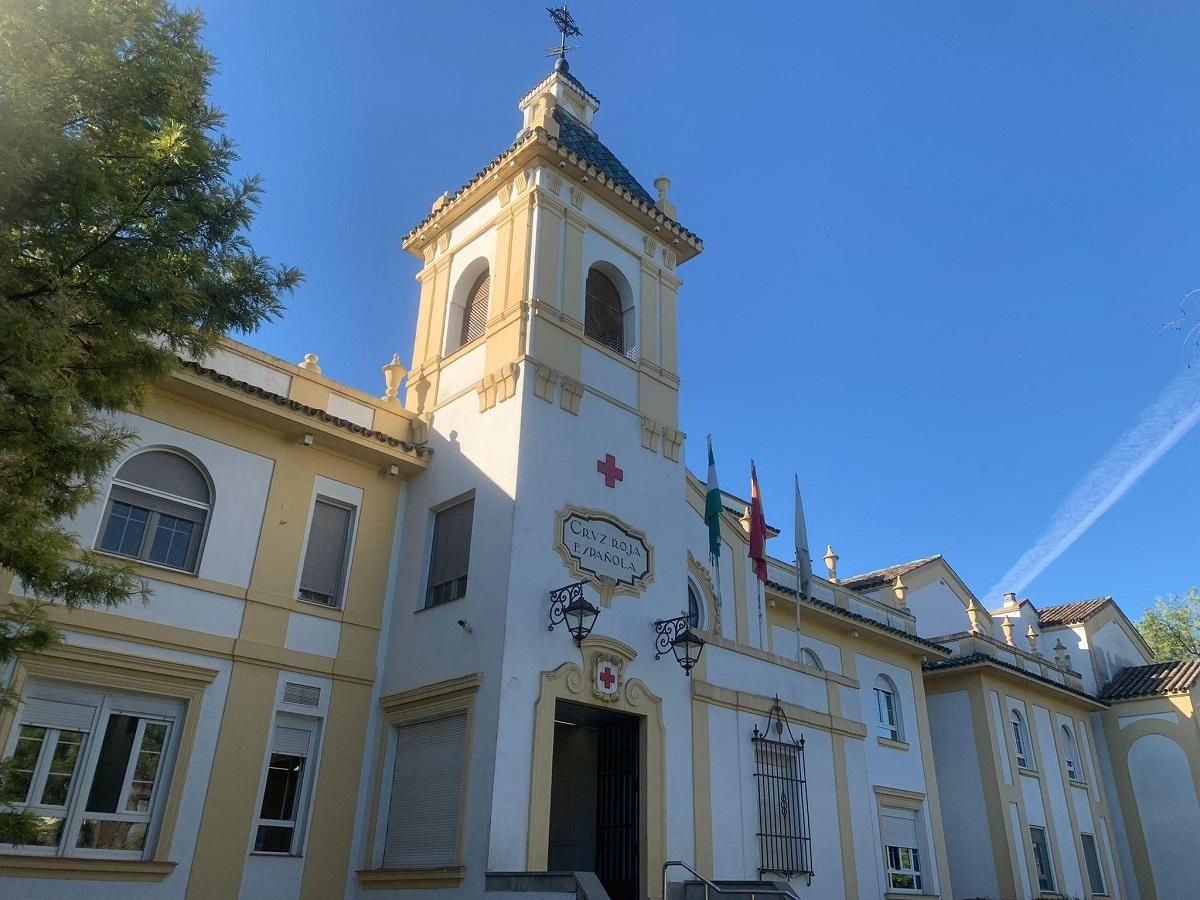 El Hospital Cruz Roja de Córdoba aplica un nuevo tratamiento contra la migraña mediante cirugía.