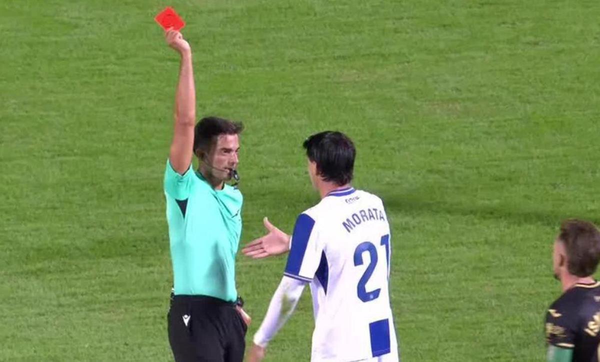 Álvaro Morata ve la tarjeta roja en el Leganés-Córdoba.