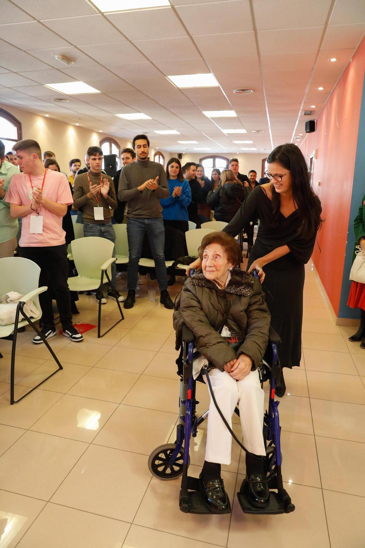 Maricuela, la histórica socialista, homenajeada en Avilés