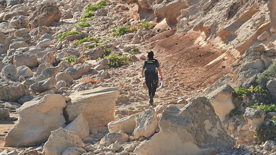 Recuperan un cadáver en el mar en una zona de difícil acceso de Formentera