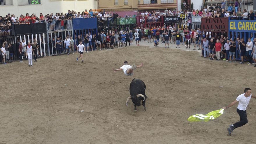 Expectación en la exhibición de ‘Nicolás Maduro’ en Moncofa