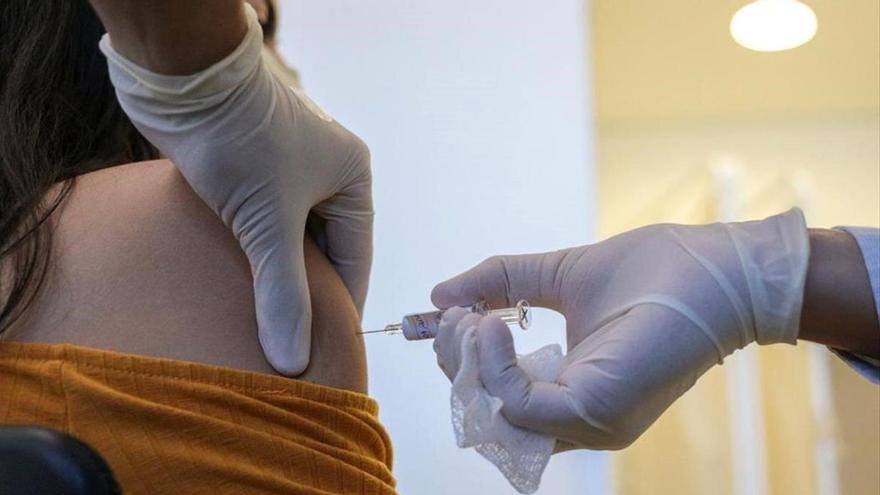 La gente no se vacunará del coronavirus antes de la primera parte del 2021, según la OMS