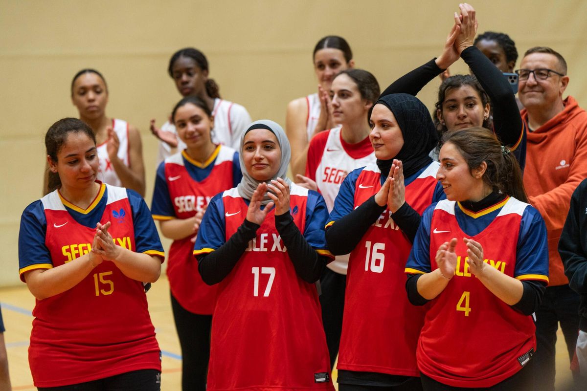 El baloncesto, una salida para las refugiadas de Shatila | Vídeo