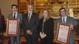 Augusto Pansard y Ángel Sarmiento reciben sus títulos como pregonero y cartelista de la Semana Santa de Málaga 2024