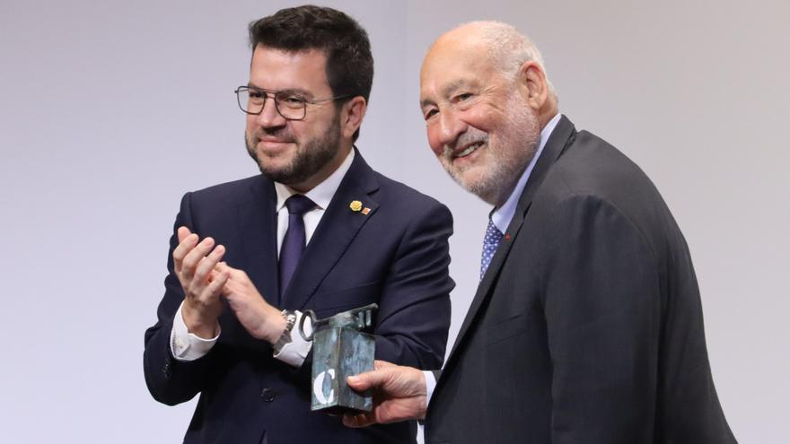 El president Pere Aragonès i el premi Nobel Joseph Stiglitz al Palau de la Generalitat