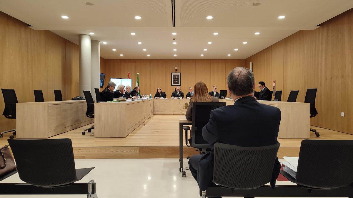 La exalcaldesa de Peñarroya, Luisa Ruiz, durante el juicio, en una imagen de archivo.